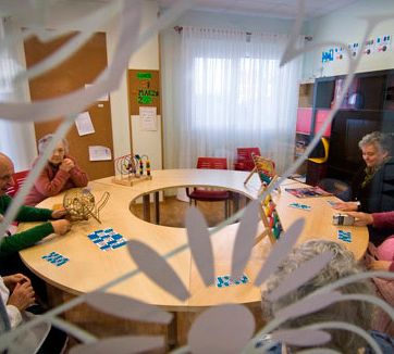 Bellolar Forgar Residencial mesa con adultos
